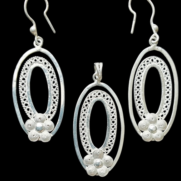 925 Silver Open Oval Pendant and Earrings Filigree and Flower Pattern. - Picture 1 of 5